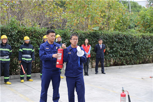 消防演练1_副本.jpg 消防演练1_副本.jpg